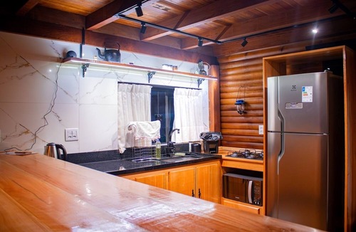 Autodromo Ski Chalet | Cabana Texas Estilo Country com Hidro e Lareira