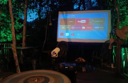 Iomere Apartment | Cabana treiller experiência na floresta com telão de cinema