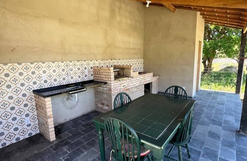 Sao Jose House | Cantinho das Emerências, a house near the beach in a rustic style with a swimming pool!