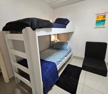 SHCS Hostel | Cantinho Sol&Dan - 1 quarto em apto familiar