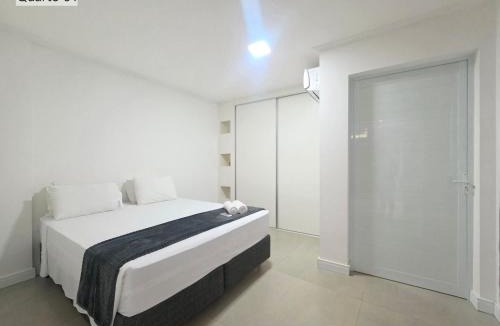 Vila Yolanda House | Casa 3 Suítes Lazer piscina e sinuca prox Centro