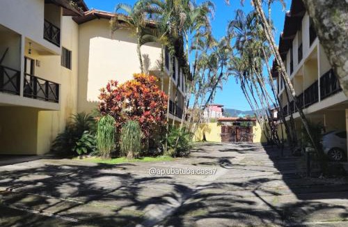Umuarama House | Casa 7 em Ubatuba no Centro Condomínio com Piscina e Churrasqueira