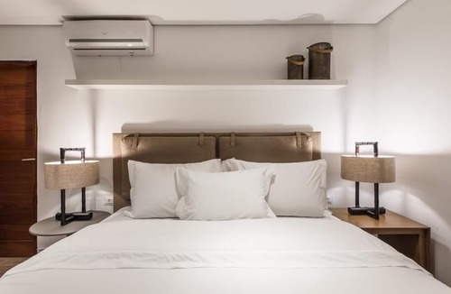 Vila dos Remedios Hotel | Casa Amarela