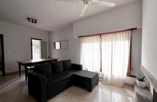 Junin Apartment | Casa amplia, céntrica y con garage en Junin, BA