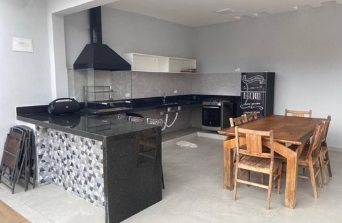 Morada da Praia House | Casa Reformada com Amplo Espaço, Churrasqueira e Piscina