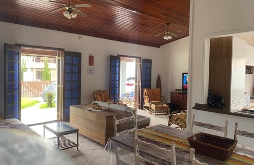 Morada da Praia House | Casa Reformada com Amplo Espaço, Churrasqueira e Piscina