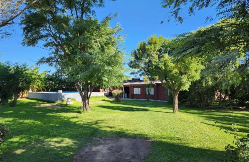 San Nicolas de los Arroyos Apartment | Casa con Amplio Parque a metros del Parador y Acceso a la cuidad