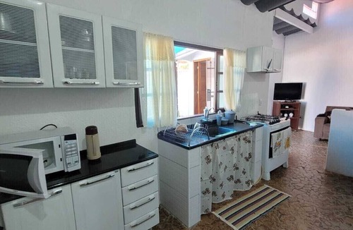 Raul Cury House | Casa c pisc, churrasq, pet friendly a 200m do mar