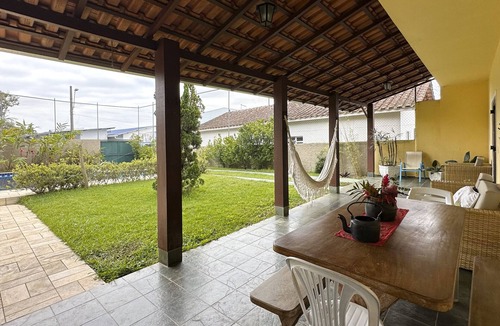 Jardim Capricornio Ski Chalet | Casa c piscina a 700m da Praia de Caraguatatuba/SP