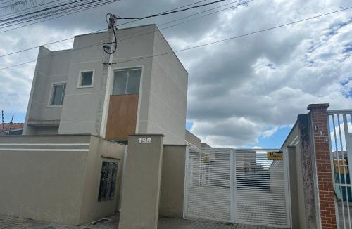 Alexandra House | Casa com 2 Quartos, ar condicionado, cozinha e lavanderia completa, até 2 carros