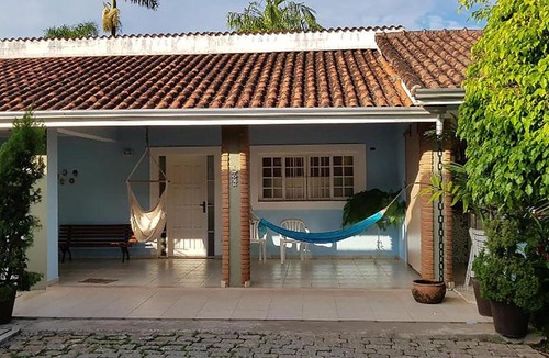 Centro House | Casa com churrasqueira no Centro de Caraguatatuba