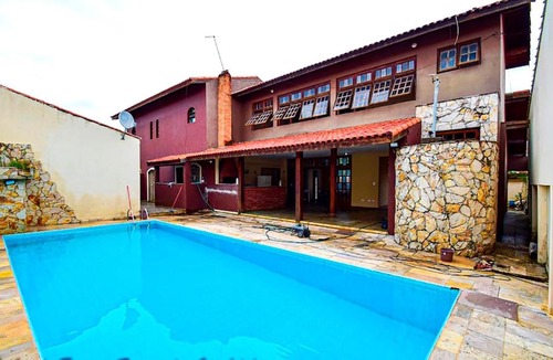 Jardim Imperador House | Casa com lazer a 500 metros da praia em Peruibe