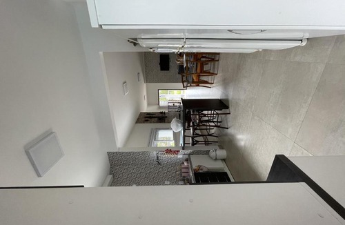 Balneario Gaivota House | Casa com piscina a uma quadra do mar, wi-fi e sky