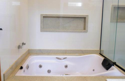 Franca House | Casa com Piscina Aquecida Churrasqueira e Hidro