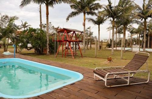 Torres House | Casa com piscina patio e campinho em torres 1 quadra mar