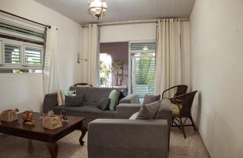 Bonito House | Casa com Varanda, Quintal e Churrasqueira em Bonito PE