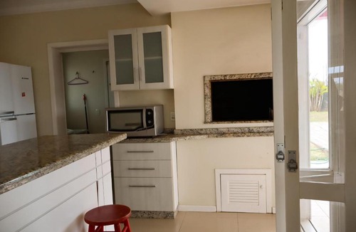 Torres House | Casa completa com piscina a 1 quadra do mar em torres