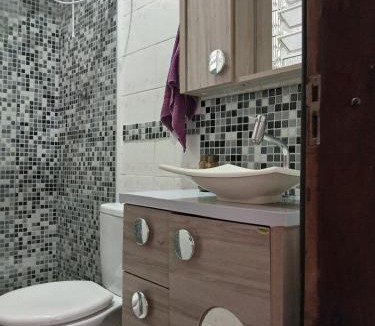 Pinheirinho House | Casa confortavel com 2 quartos Wi-Fi e estacionamento numero 1