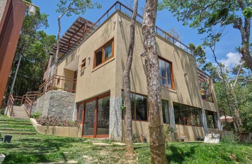 Guaramiranga House | Casa da Árvore - Refúgio de Luxo com Jacuzzi e Vista para a Serra