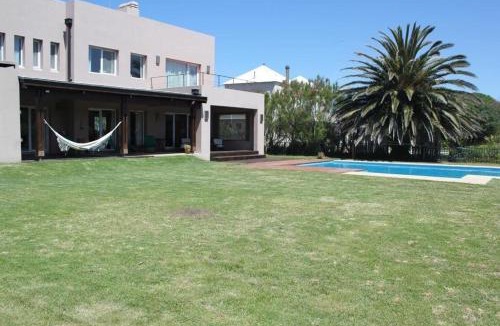 Necochea House | Casa De Alta Categoría Ubicada En Barrio Medanos Frente Al Mar