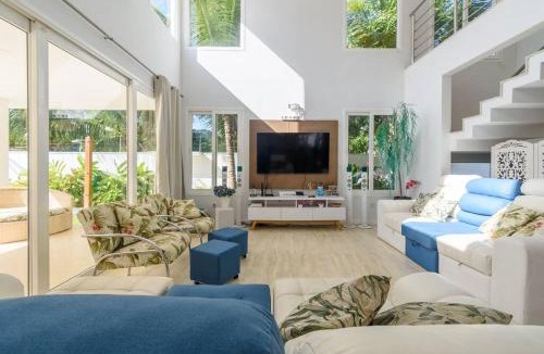 Praia de Barequecaba House | Casa de alto padrão, com 5 suítes, a 50m praia de Barequeçaba