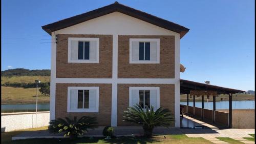 Nova Era House | Casa de Campo às margens do lago de furnas