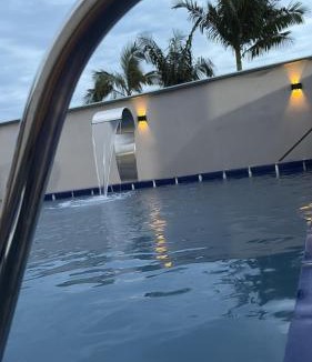 Orleans House | Casa do Delei - Linda casa com piscina em Orleans