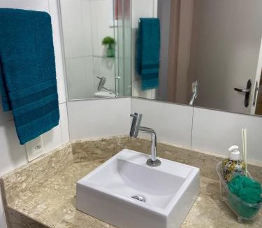 Indaia Apartment | Casa em Bertioga condomínio 200 metros da praia