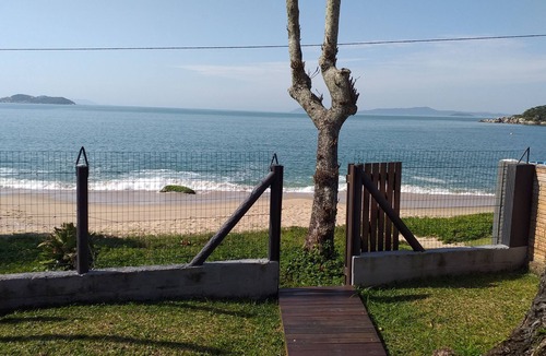 Governador Celso Ramos House | Casa em frente ao mar, Gov C Ramos SC