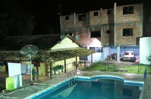 Ipero Hostel | CASA EM CONDOMÍNIO FECHADO COM PISCINA