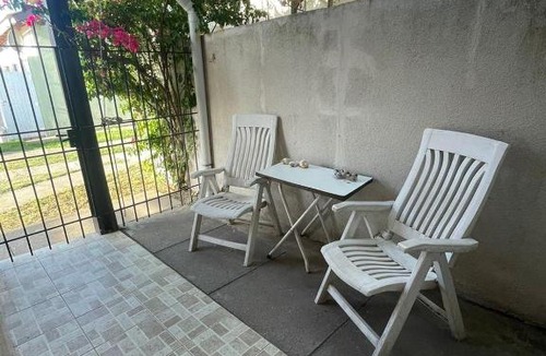 Monte Hermoso House | Casa Emilio - Casa Centrica con Cochera Descubierta