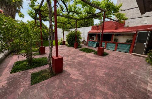 Godoy Cruz House | Casa Jade hogar familiar con jardín y parrilla