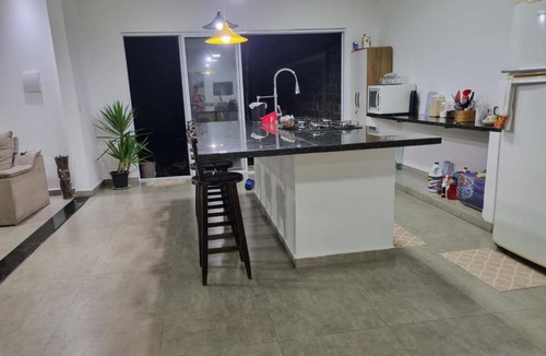 Boraceia House | Casa Linda na rua da Praia