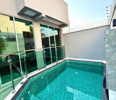Plano Diretor Sul House | Casa Luxo, 3 Qt, Piscina, 2 Vaga, e Área Gourmet