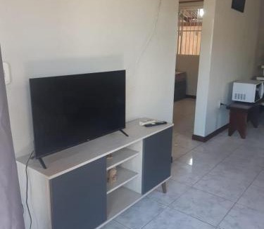 Pinheira House | Casa na guarda mezanino 3 cômodos
