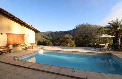 Osasco House | Casa nas montanhas com piscina, lazer completo e vista encantadora