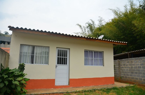 Vargem House | Casa Nova Confortável em Lugar Tranquilo