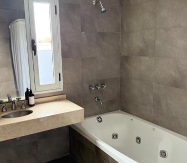 Lujan House | Casa Olivia