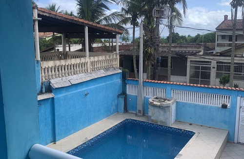 Itanhaem House | Casa pé na Areia a 50m do mar Piscina Grande, Casa Para Famílias até 20 Pessoas