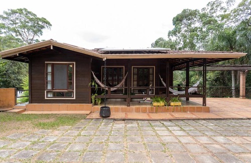 Mairipora House | Casa para 10 com Piscina e Churrasqueira em Mairiporã