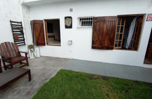 Las Colinas de Peralta Ramos House | Casa parrilla patio estacionamiento