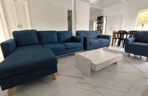 Playa Hermosa House | Casa Piriápolis nueva y grande aire acondicionado