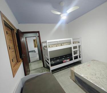 Capao da Canoa House | Casa ,piscina há 100 metros do mar ,24 pessoas