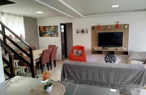 Alto Ribeirao Leste House | Casa próximo a Praia Morro das Pedras e Aeroporto com garagem para 2 carros