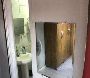 Arraial d'Ajuda Apartment | Casa Privativa em Arraial d'Ajuda - 1 Quarto com 2 camas, Cozinha e Banheiro - 10 Minutos do Centro - Sem Estacionamento