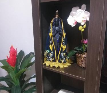 Aparecida House | casa vó doca, preço único pela casa inteira,cabem até 10 pessoas ao lado da basilica aparecida
