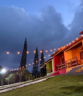 Gravata House | Casa vermelha Recanto Doce Lar