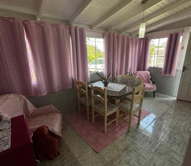 Carniel House | casarosaencantada -villaencantorosa