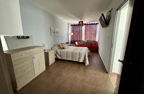Comuna Estancia Vieja House | Casita verde