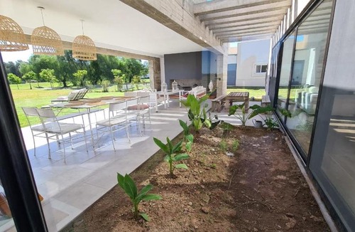 Pilar Centro House | Casona muy luminosa y espaciada en Pilará, Pilar.
